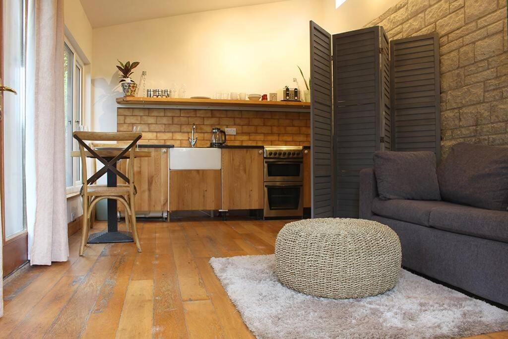 Peaceful & Central Self Contained 1 Bedroom House Glastonbury Buitenkant foto